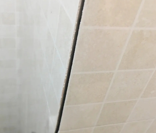 石渠瓷砖空鼓维修公司分享阳台瓷砖脱落的修复过程可以分为以下几个步骤