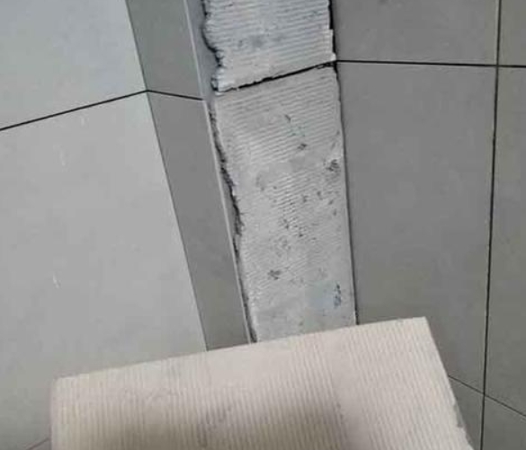 石渠瓷砖空鼓维修公司分享下厨房瓷砖脱落的补救措施。